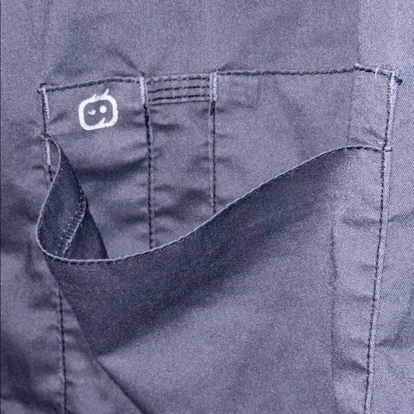 Wonderwink v neck Scrub Top - Picture 4 of 5